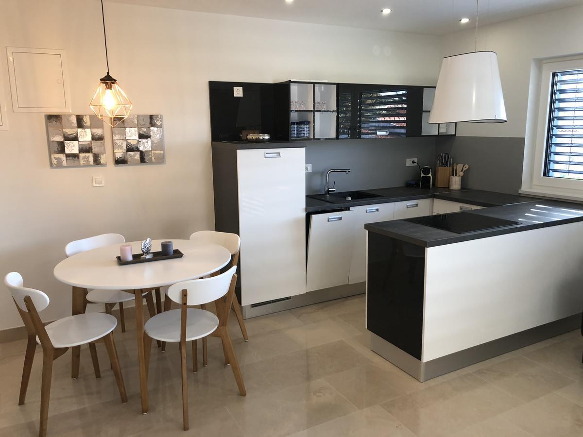 Apartments Svetec Vir Eksteriør billede